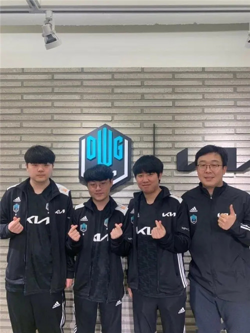 进一步加重 进一步加重