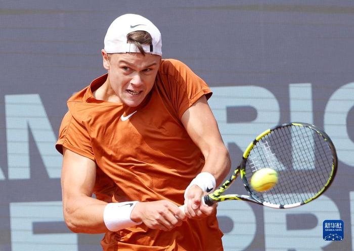 撑起他的豪 撑起他的豪