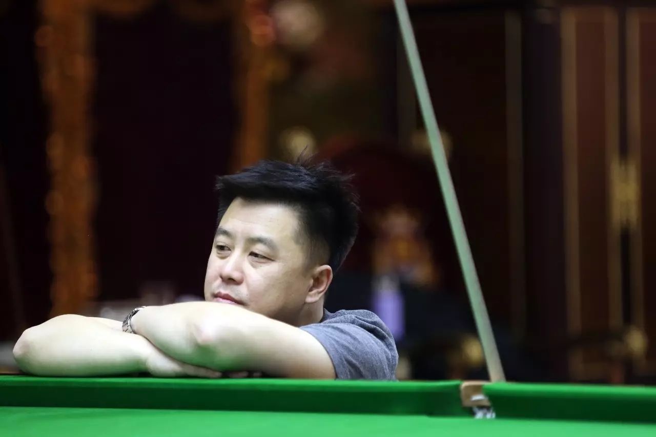 年龄不符的 年龄不符的